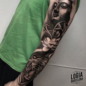 tatuaje_brazo_buda_loto_tigre_Logia_Barcelona_Jas